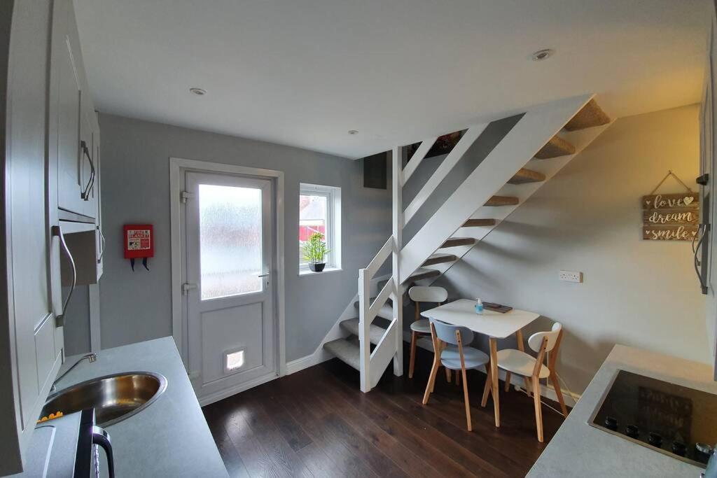 Apartament Cosy, Quirky, Comfy 'N' Chic House- Swindon Zewnętrze zdjęcie